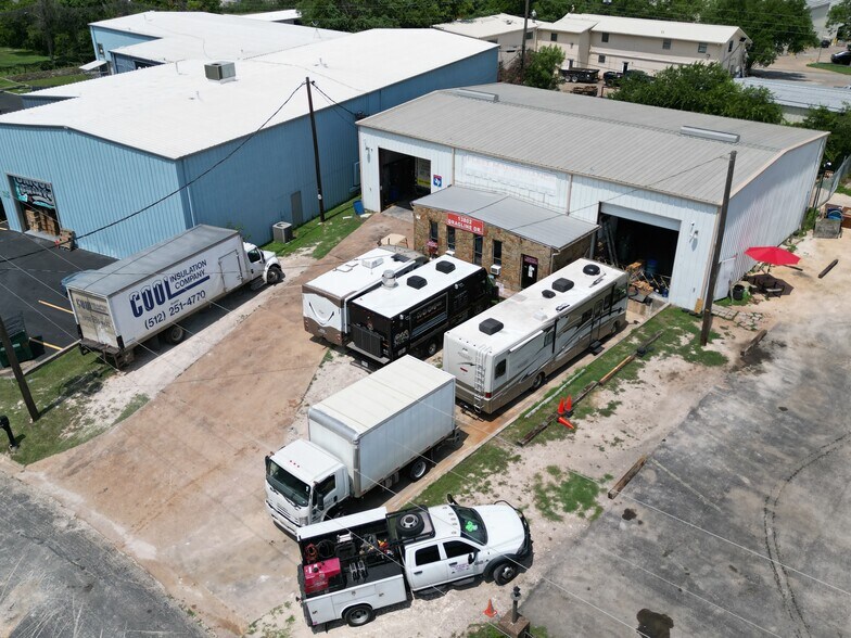 13802 Dragline Dr, Austin, TX à louer - Photo de l’immeuble – Image 1 sur 3