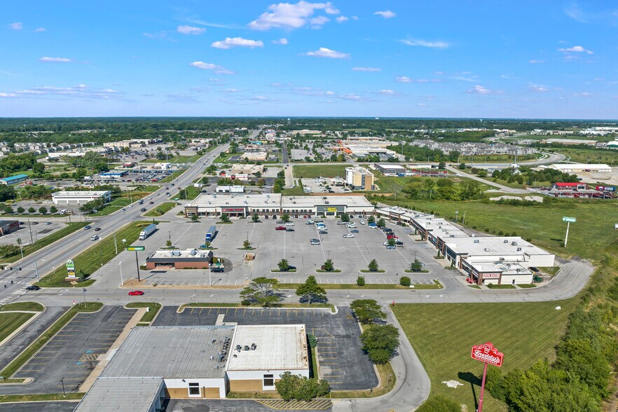1720 E North Ave, Belton, MO à louer - Photo de l’immeuble – Image 3 sur 4