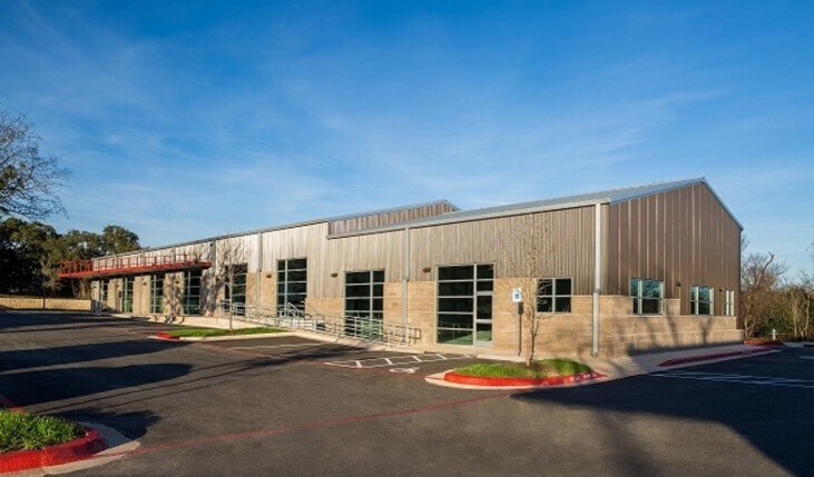 630 Ralph Ablanedo Dr, Austin, TX à vendre - Photo de l’immeuble – Image 1 sur 8