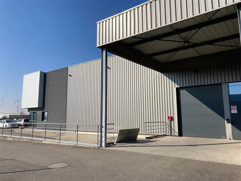 Local d’activités dans Weyersheim à louer - Photo de l’immeuble – Image 2 sur 12