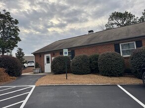 110 Turner St, Southern Pines, NC à louer Photo intérieure– Image 1 sur 13