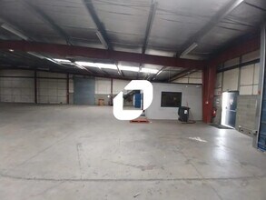 Local d'activités dans Saint-Quentin-Fallavier à vendre Photo intérieure– Image 2 sur 8