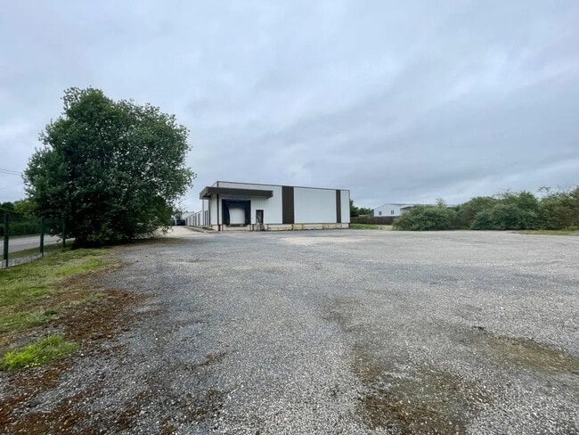 Plus de détails pour Bureau, Local d'activités à louer