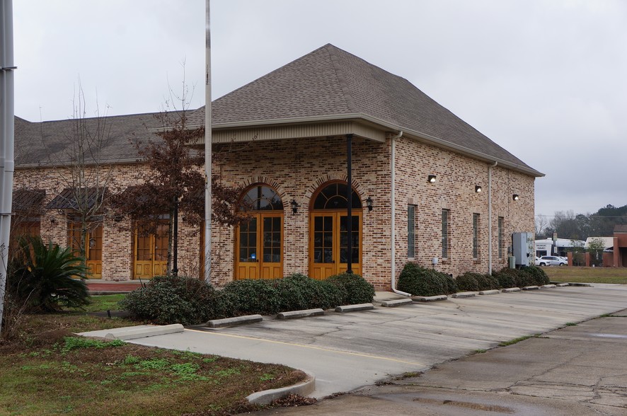 1305 Derek Dr, Hammond, LA à louer - Photo de l’immeuble – Image 3 sur 17