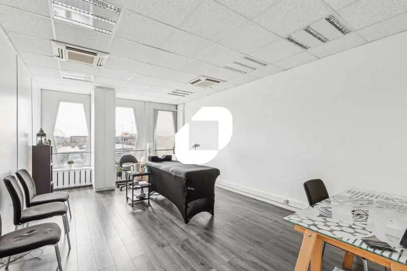 9 Avenue De L'Europe, Thiais à louer - Photo de l’immeuble – Image 3 sur 7