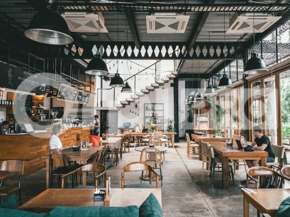 Local commercial dans Épernay à louer Photo intérieure– Image 1 sur 2