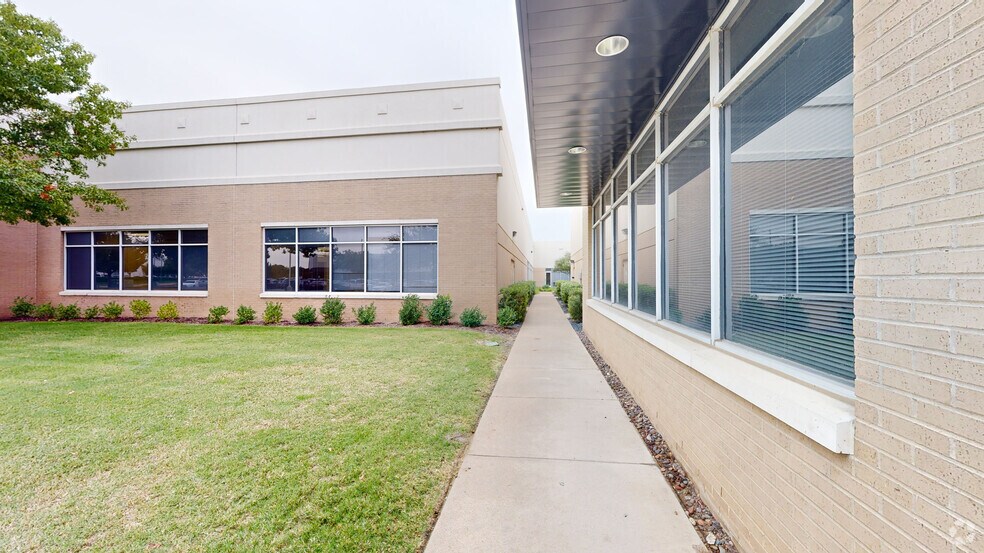 1825 Lakeway Dr, Lewisville, TX à louer - Numérisation 3D Matterport – Image 2 sur 23