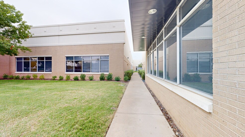 1825 Lakeway Dr, Lewisville, TX à louer - Numérisation 3D Matterport – Image 2 sur 23