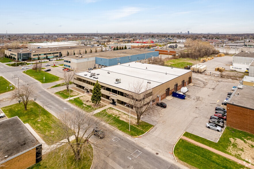 835 Av Bancroft, Pointe-claire, QC à louer - Aérien – Image 2 sur 4