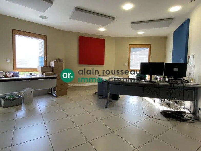 Bureau dans Beaucouzé à louer - Photo de l’immeuble – Image 3 sur 5