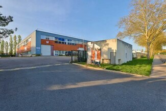 Plus de détails pour 4 Rue Albert Einstein, Trappes - Bureau, Local d'activités à louer