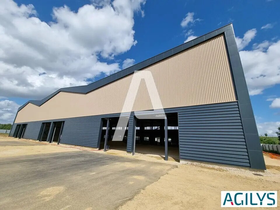 Local d'activités dans Moissy-Cramayel à vendre Photo de l’immeuble– Image 1 sur 13