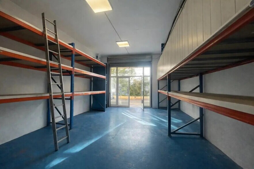 Industriel/Logistique dans Antibes à vendre - Photo intérieure – Image 1 sur 3