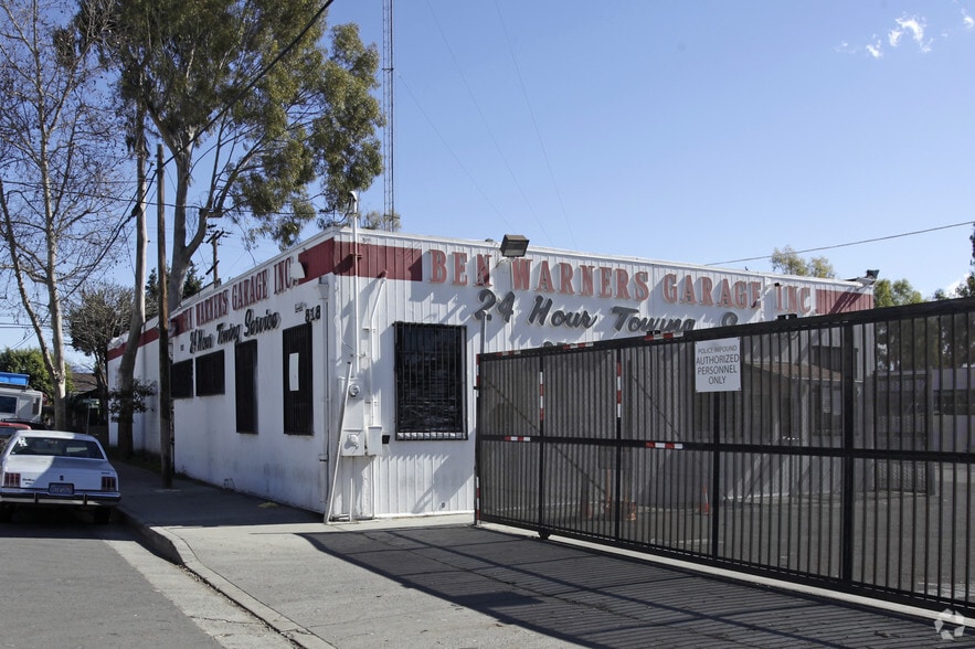 818 E Walnut St, Santa Ana, CA à louer - Photo principale – Image 1 sur 2
