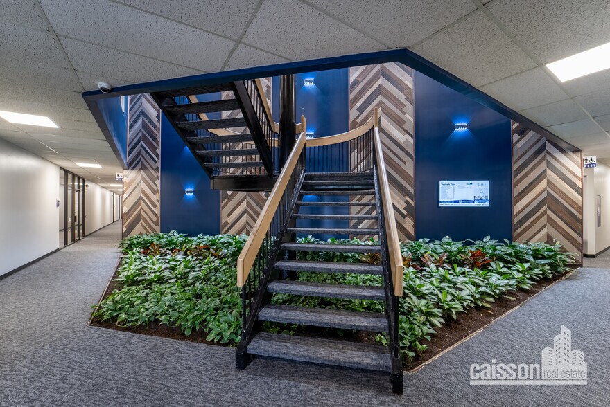 6220 WESTPARK Dr, Houston, TX à louer - Photo de l’immeuble – Image 3 sur 30