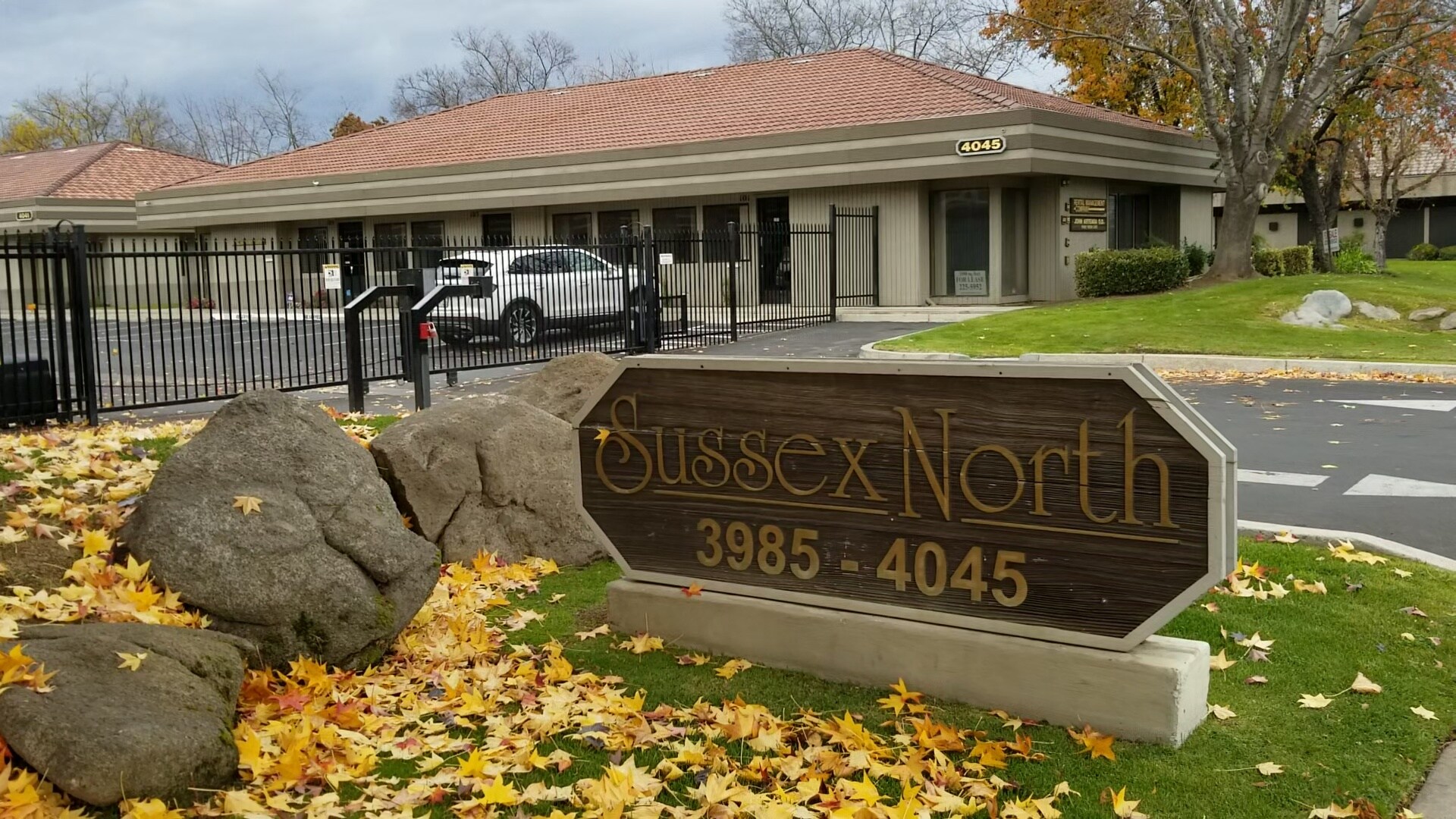 3995 N Fresno St, Fresno, CA à louer Photo principale– Image 1 sur 2