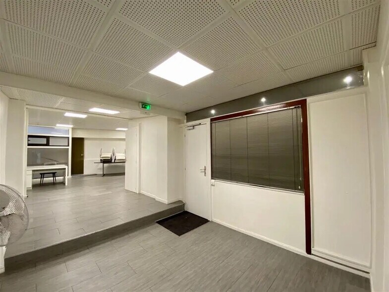 Bureau dans Paris à louer - Photo de l’immeuble – Image 2 sur 7