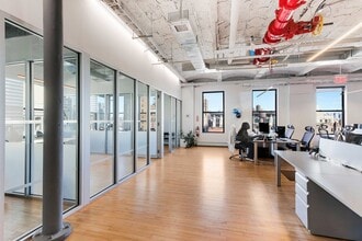 666 Broadway, New York, NY à louer Photo intérieure– Image 1 sur 10