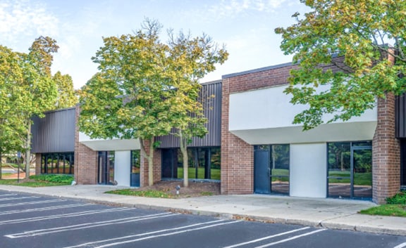 21455 Melrose Ave, Southfield, MI à louer - Photo de l’immeuble – Image 3 sur 14