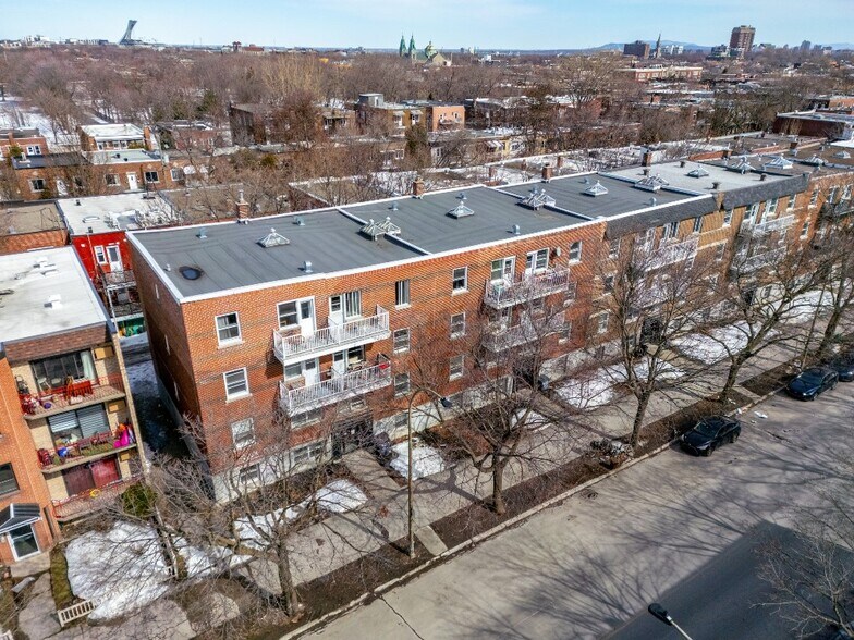 5205 5225 Rue, Longueuil, QC à vendre - Photo principale – Image 1 sur 15