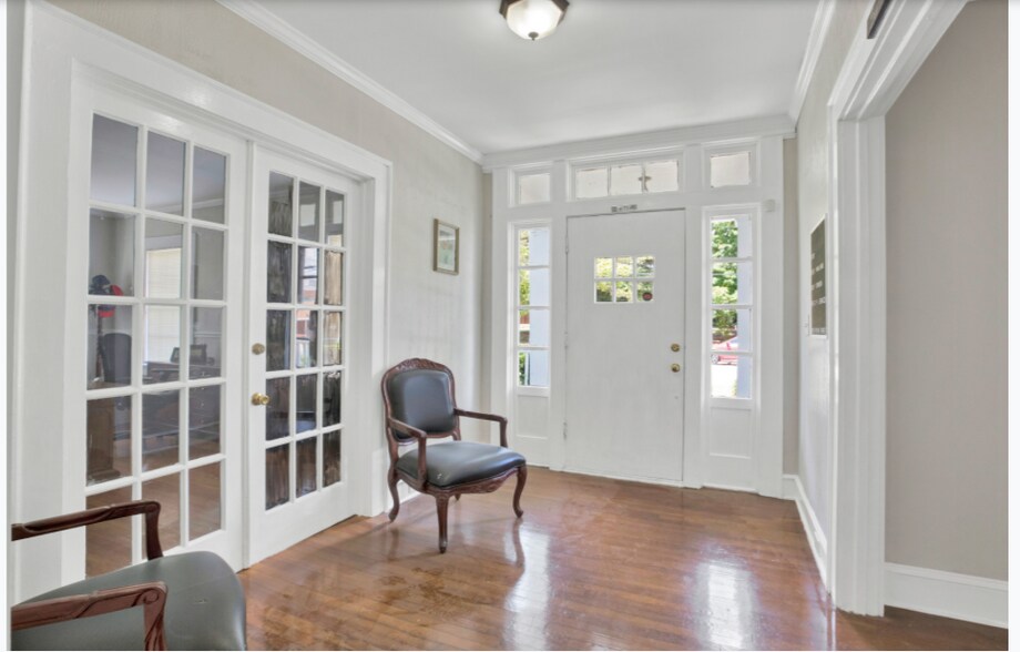 228 E Poplar St, Griffin, GA à louer - Photo intérieure – Image 2 sur 48