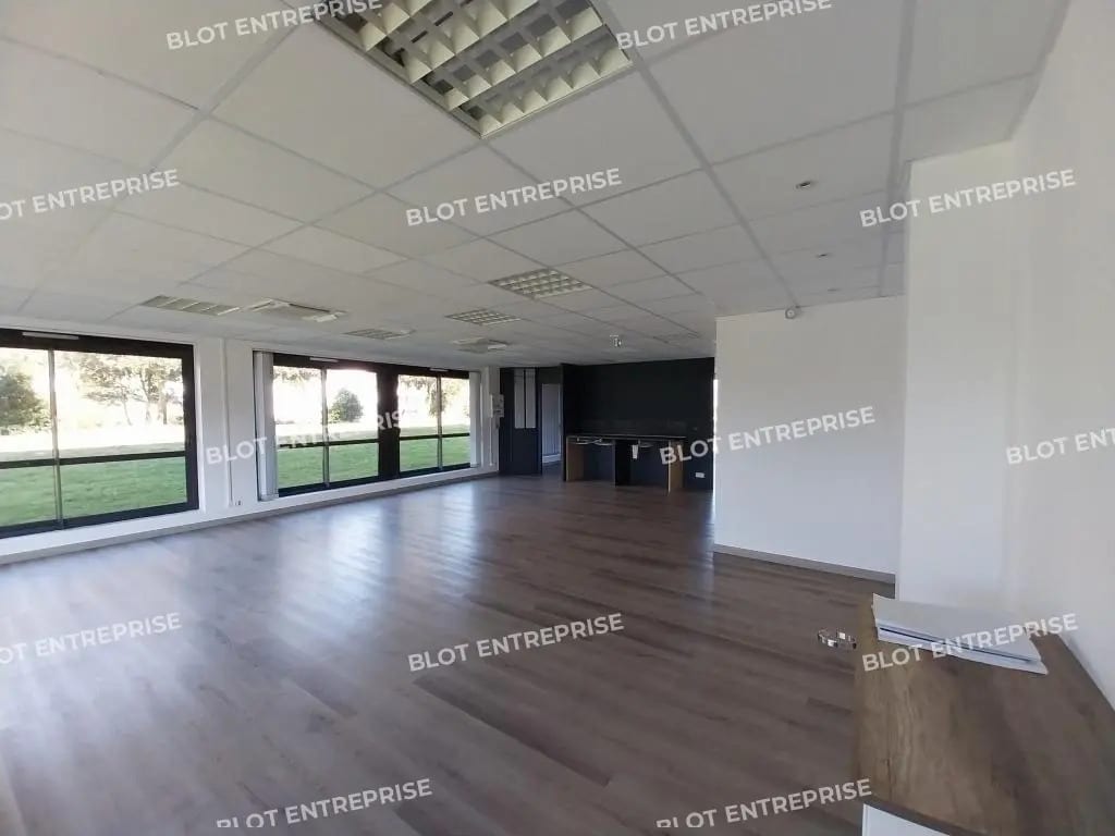 Bureau dans Guérande à louer Photo de l’immeuble– Image 1 sur 7