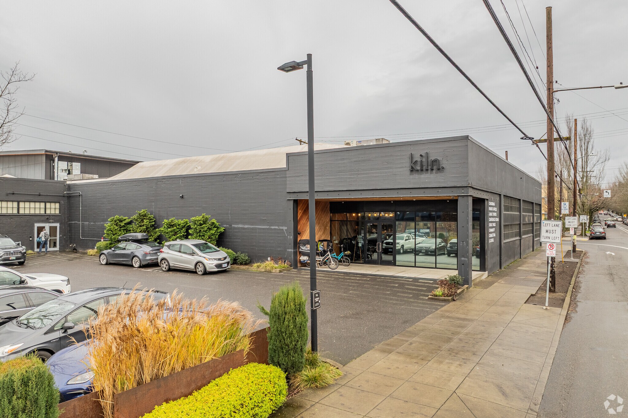 1120 SE Madison St, Portland, OR à louer Photo principale– Image 1 sur 5