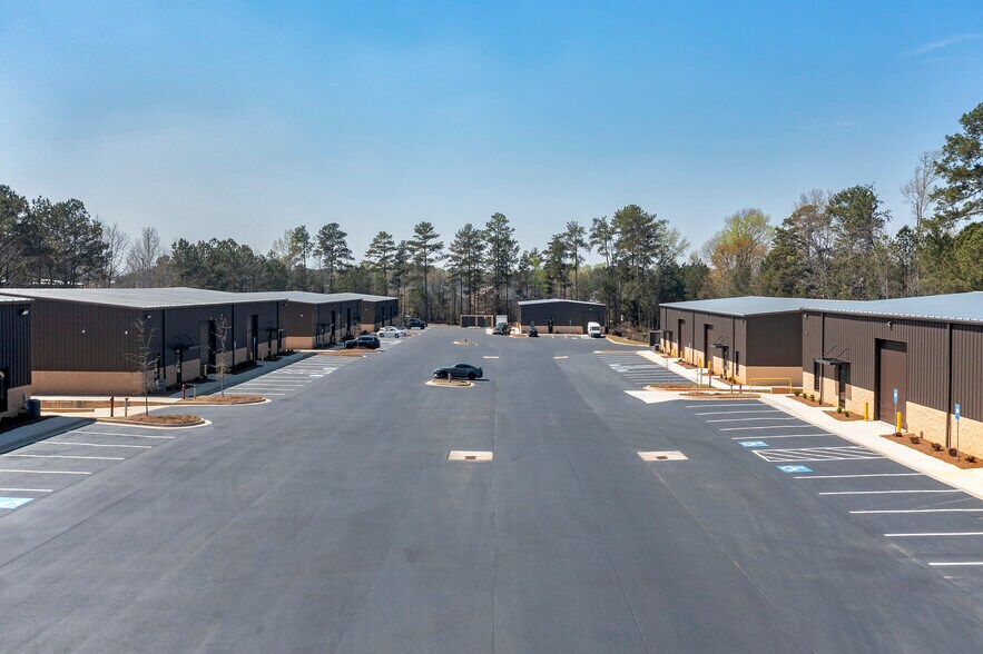 200 Charles Ct, McDonough, GA à louer - Photo de l’immeuble – Image 3 sur 11