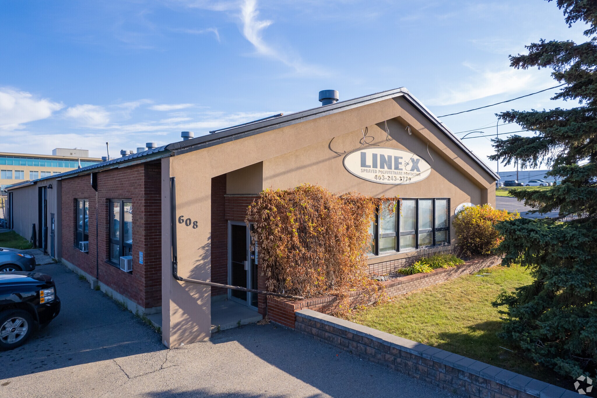 608 42 Av SE, Calgary, AB à louer Photo principale– Image 1 sur 5