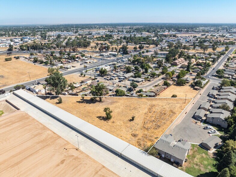 5595 W Shaw Ave, Fresno, CA à vendre - Photo de l’immeuble – Image 3 sur 12