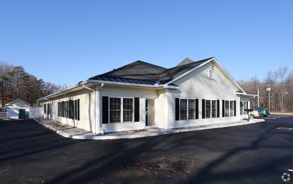 1090 Meriden Waterbury Tpke, Cheshire, CT à vendre - Photo de l’immeuble – Image 2 sur 3