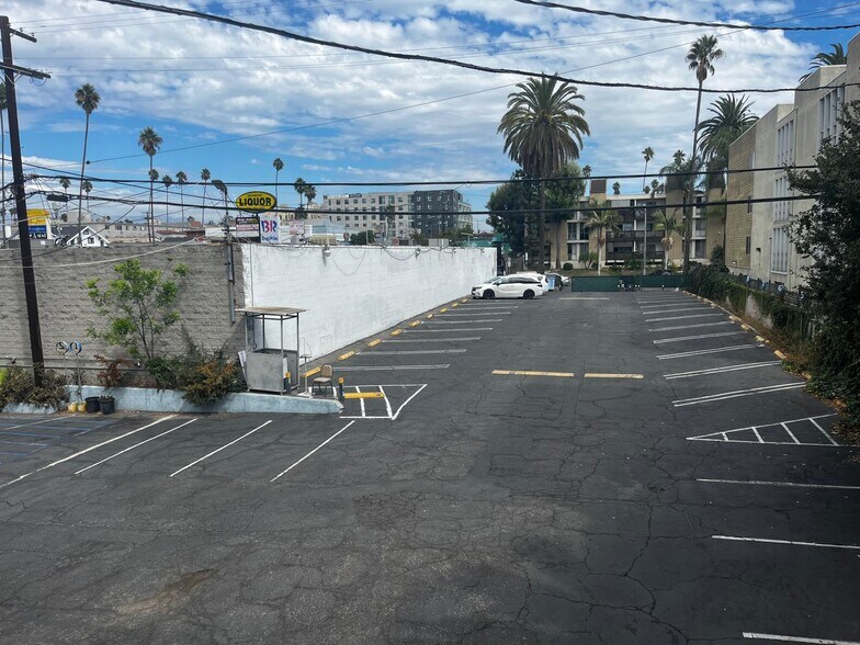 4070 W 3rd St, Los Angeles, CA à vendre - Photo de l’immeuble – Image 3 sur 15