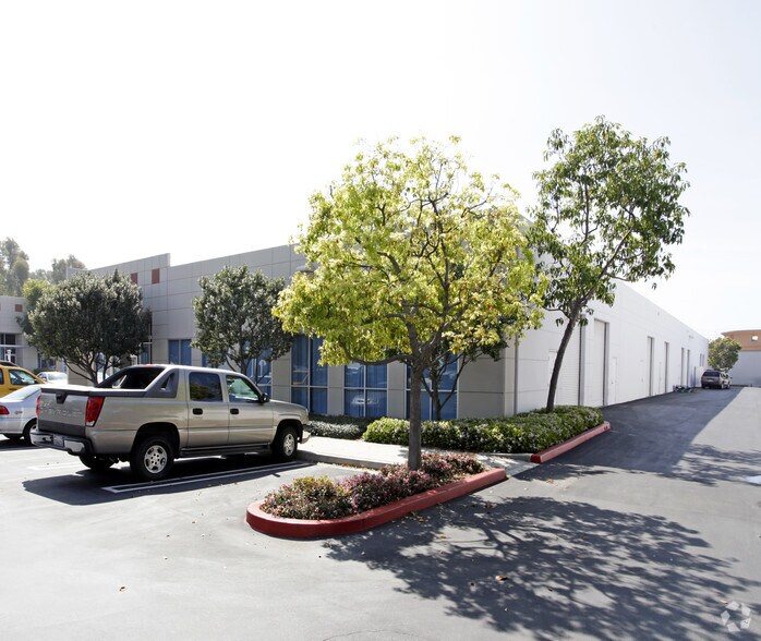21092 Bake Pky, Lake Forest, CA à louer - Photo de l’immeuble – Image 3 sur 10