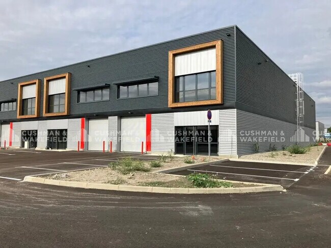 Plus de détails pour Local d'activités à louer