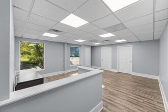 308 W Main St, Smithtown, NY à louer Photo intérieure– Image 2 sur 4