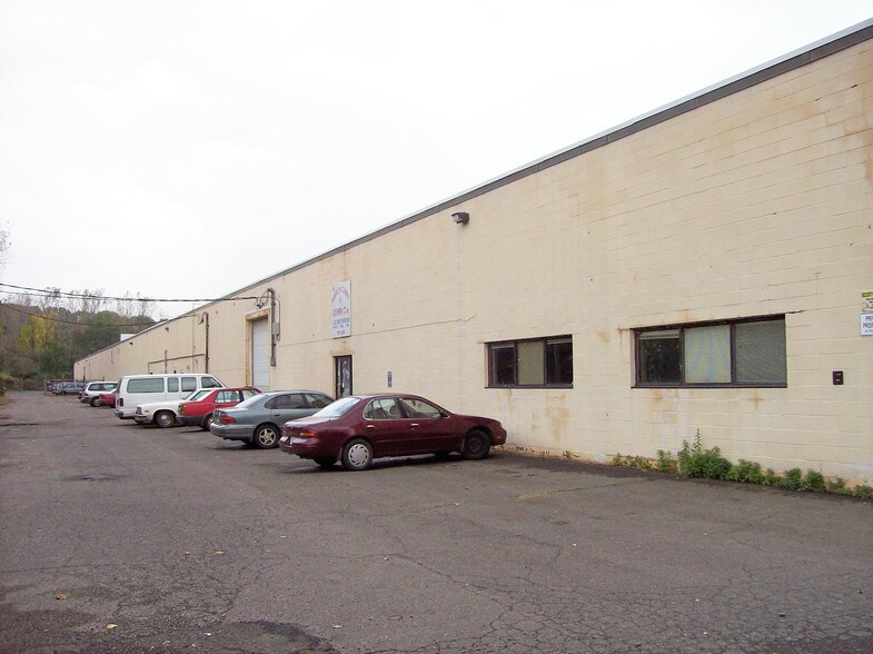 281-283 Dogburn Rd, West Haven, CT à louer - Photo de l’immeuble – Image 2 sur 5