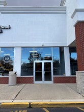 3570 State Route 27, Kendall Park, NJ à louer Photo de l’immeuble– Image 1 sur 11
