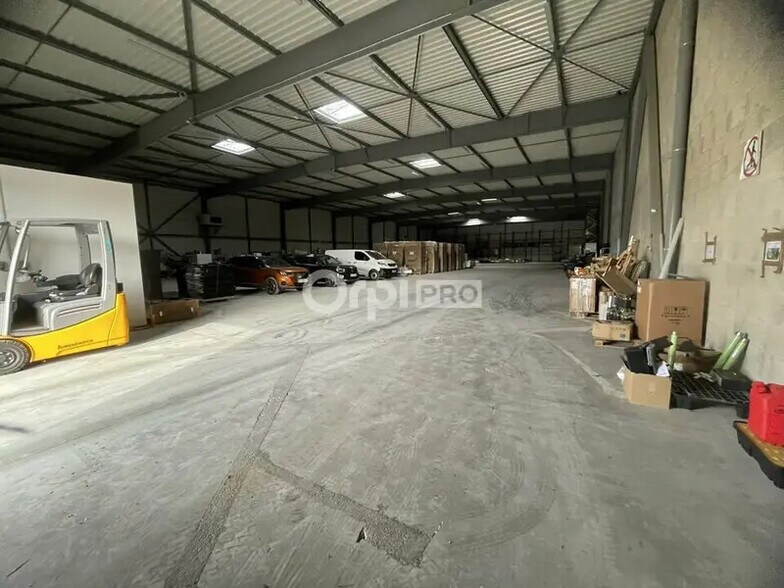 Industriel/Logistique dans Longvic à louer - Photo de l’immeuble – Image 3 sur 3