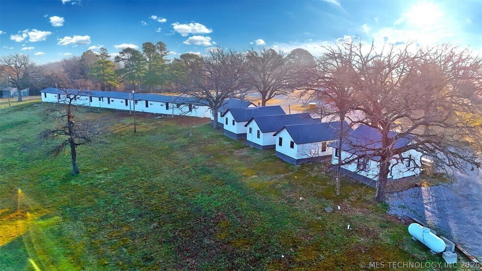 32054 OK-82 Hwy, Cookson, OK à vendre - Photo principale – Image 1 sur 7