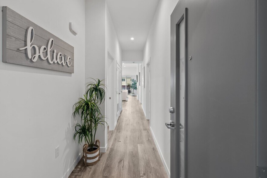 5110 Cahuenga Blvd, North Hollywood, CA à vendre - Photo de l’immeuble – Image 3 sur 21