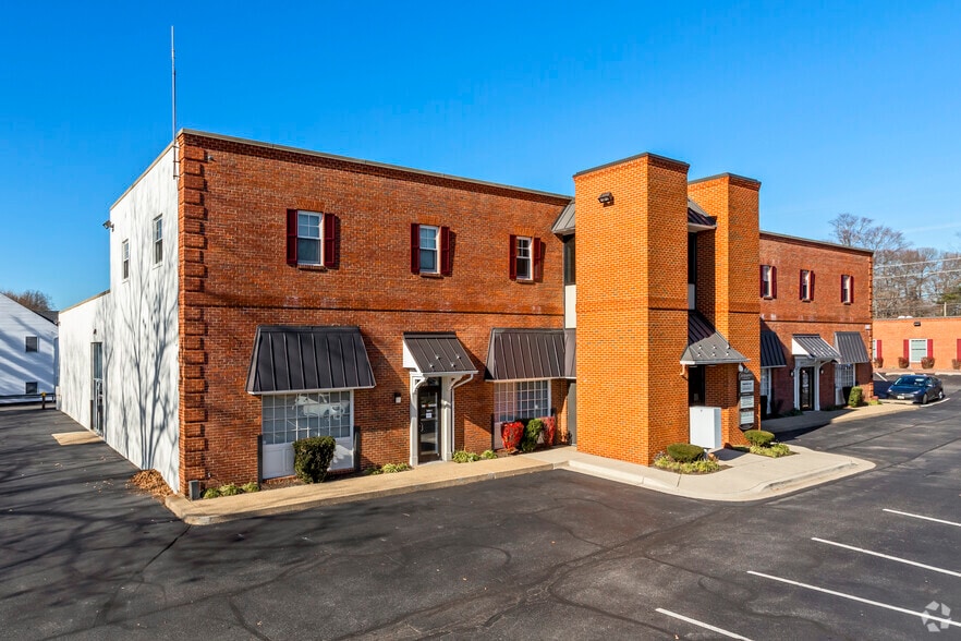 2111 Baldwin Ave, Crofton, MD à louer - Photo principale – Image 1 sur 9
