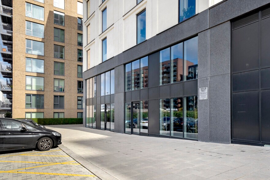 22 Royal Cres, Londres à louer - Photo de l’immeuble – Image 2 sur 24