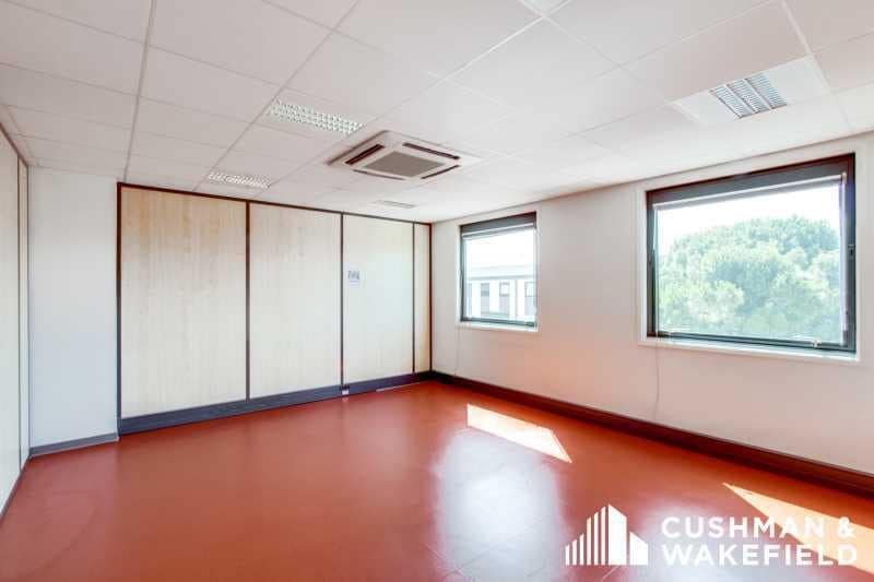 Bureau dans Marseille à louer - Photo de l’immeuble – Image 2 sur 13