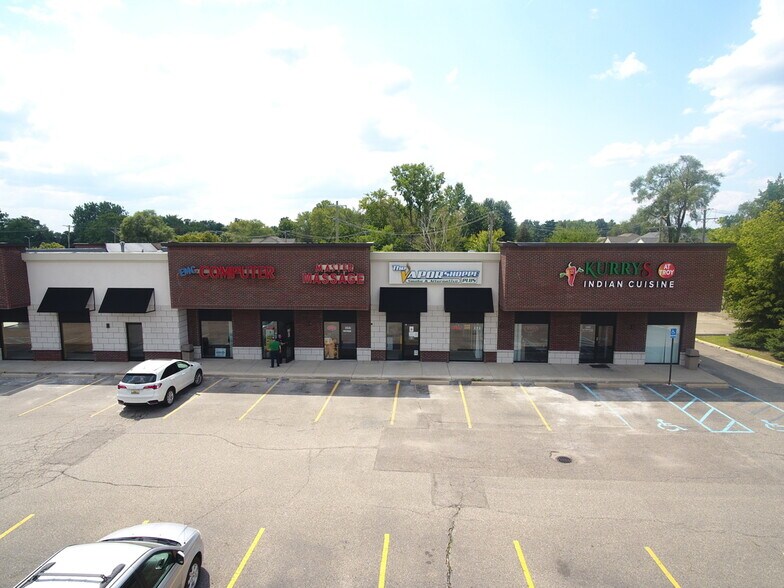 3271-3303 Rochester Rd, Troy, MI à louer - Photo de l’immeuble – Image 2 sur 3