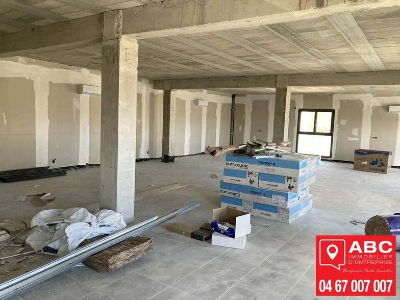 Bureau dans Corneilla-la-Rivière à louer - Photo de la construction – Image 3 sur 4