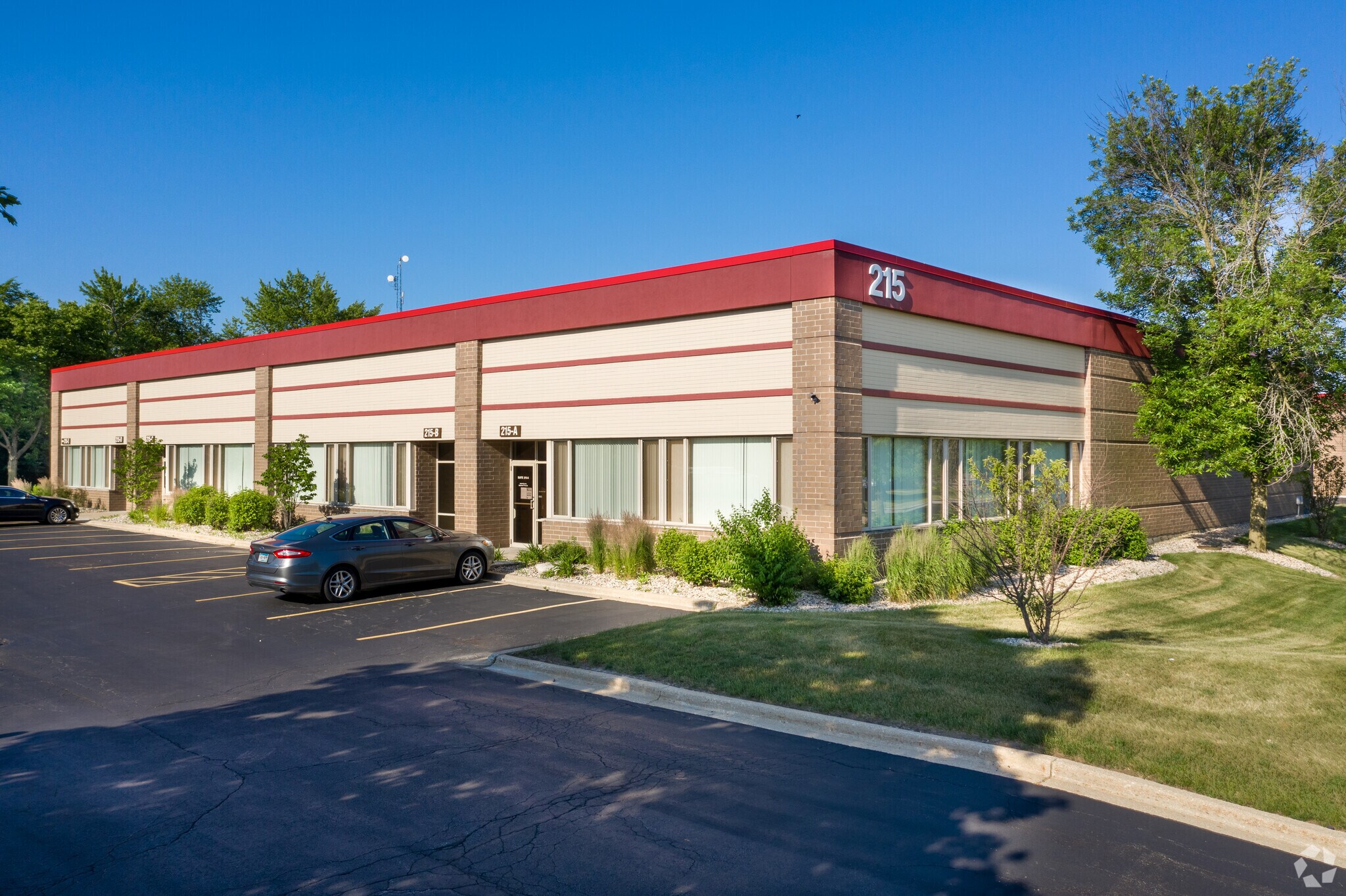 16W235 83rd St, Burr Ridge, IL à louer Photo de l’immeuble– Image 1 sur 6