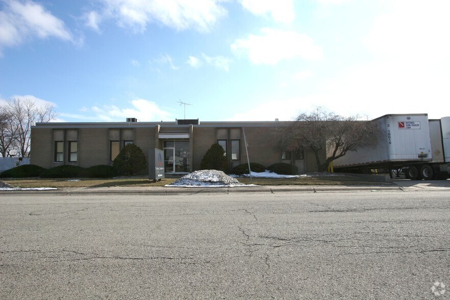 1801 Estes Ave, Elk Grove Village, IL à louer - Photo de l’immeuble – Image 3 sur 11