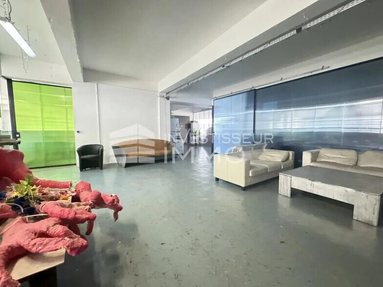 Bureau dans Ivry-sur-Seine à louer - Photo de l’immeuble – Image 2 sur 9