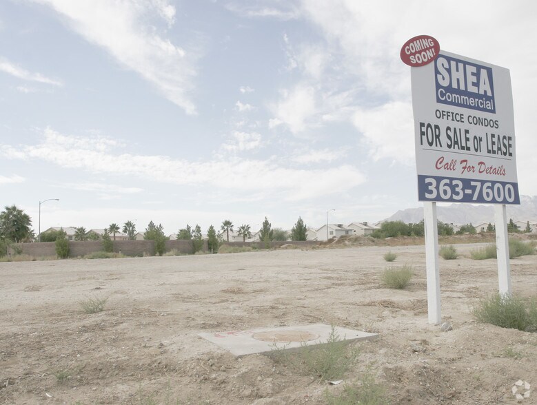7445 W Azure, Las Vegas, NV à louer - Autre – Image 2 sur 12