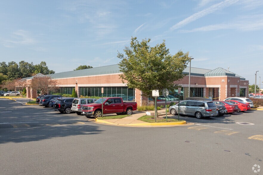 6211 Centreville Rd, Centreville, VA à louer - Photo de l’immeuble – Image 1 sur 5